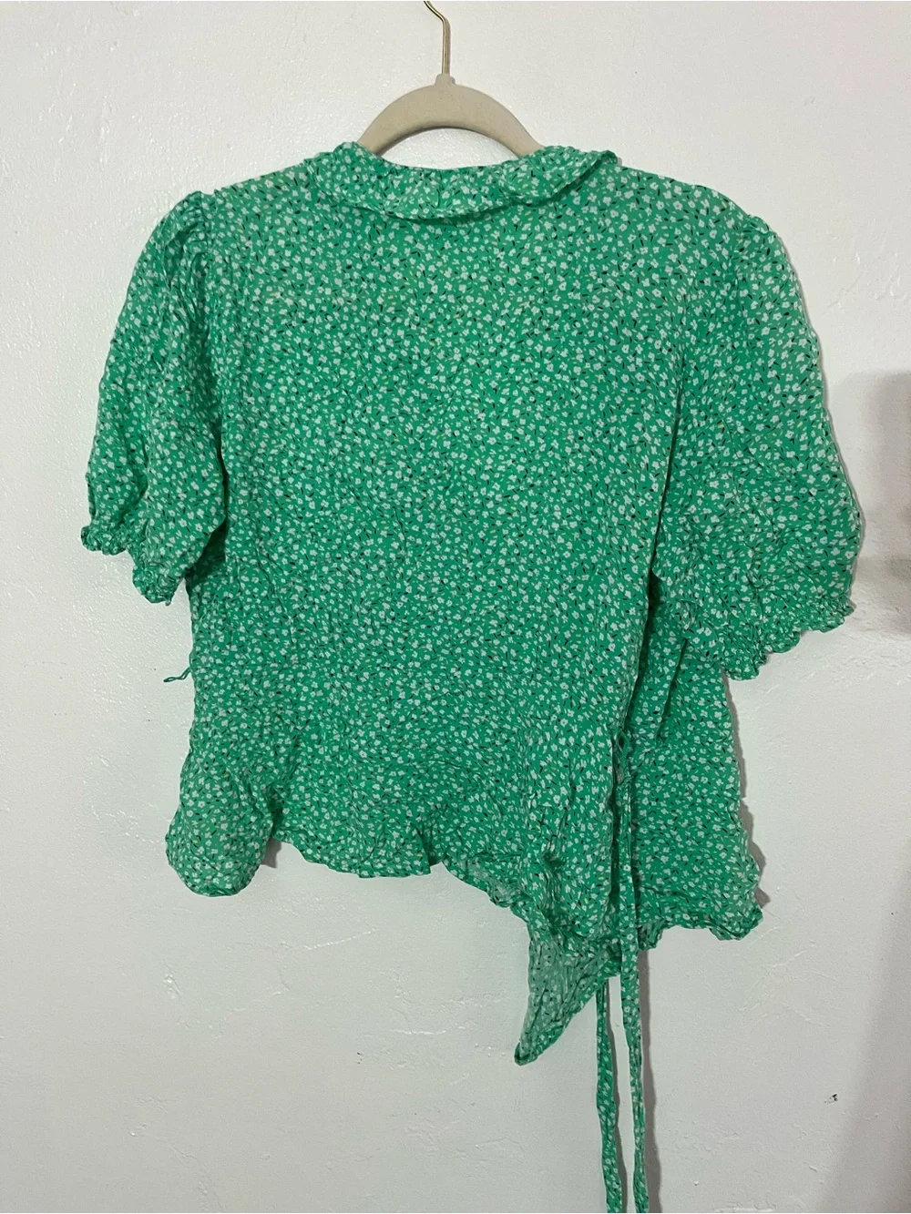 Old Navy Green Floral Micro Wrap Blouse with Belted Tie Waist V Plunge Large EUC